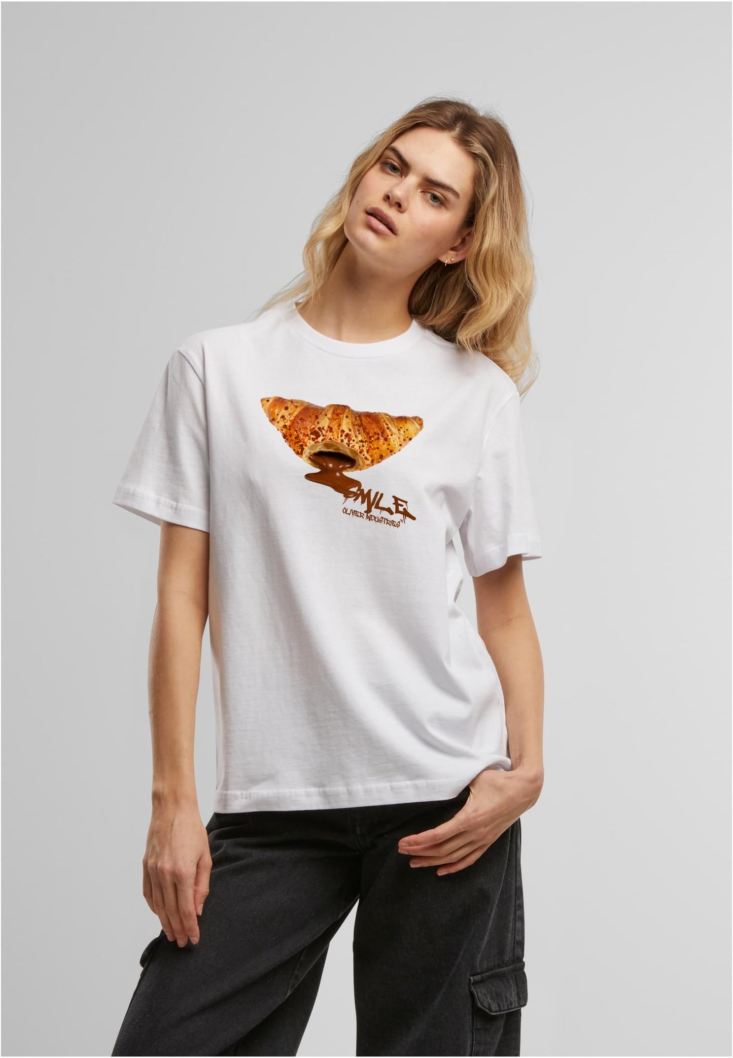Olivier Industries TM - Croissant Nougat smile front woman everyday Tee